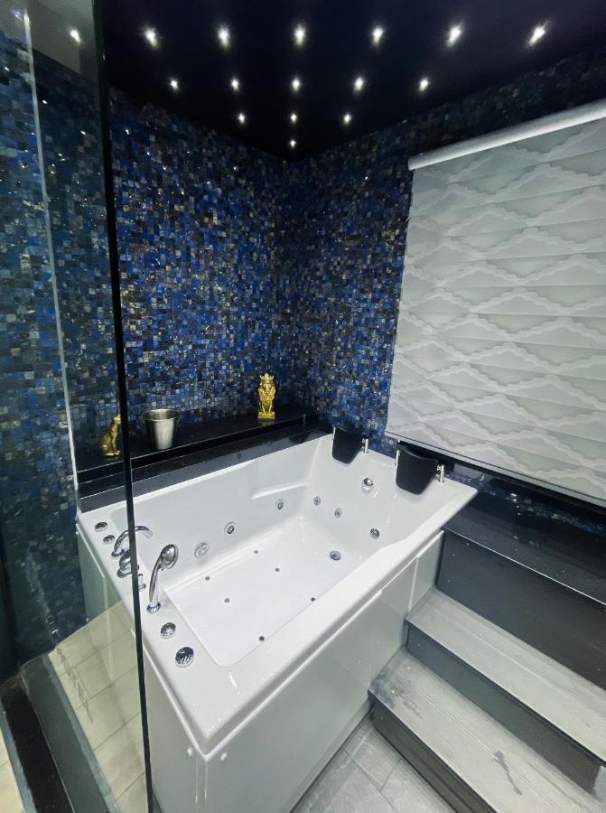 White Crown Hotel Kamez المظهر الخارجي الصورة