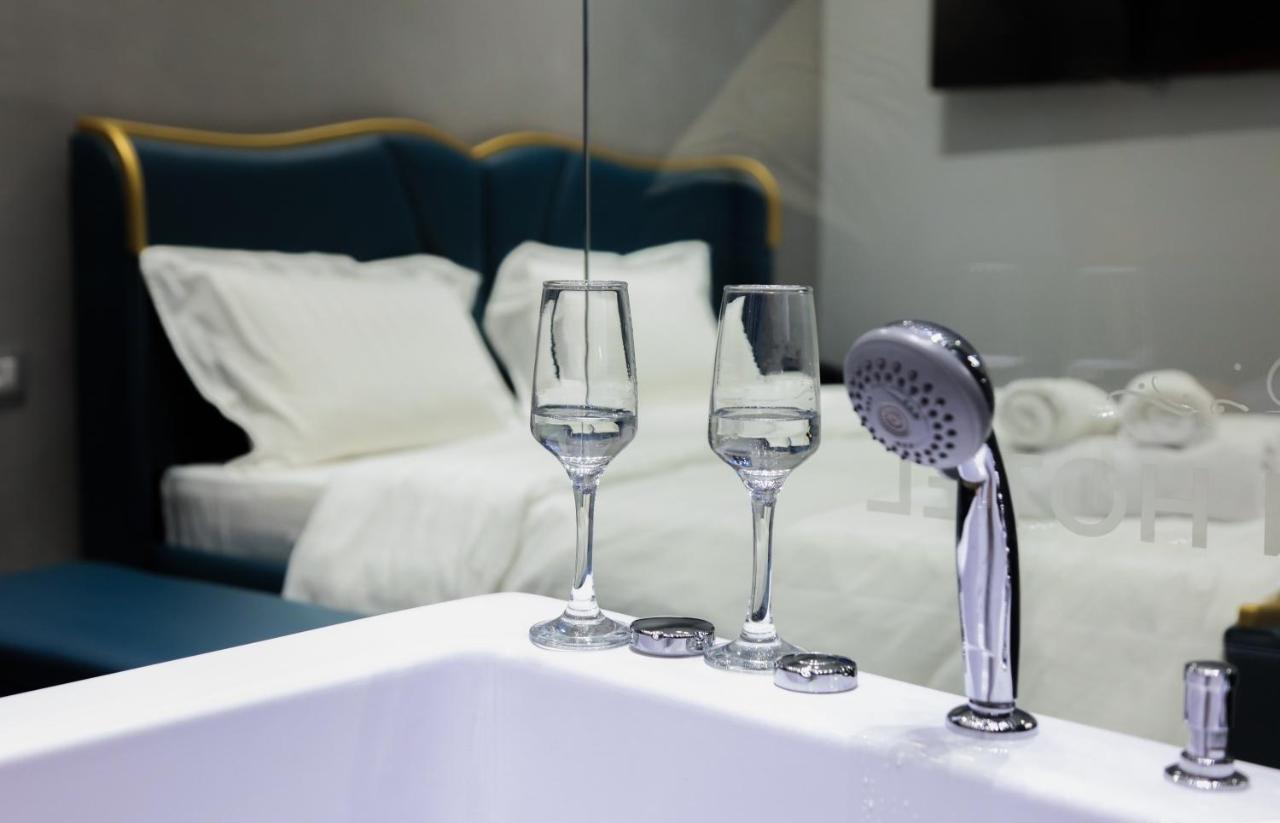 White Crown Hotel Kamez المظهر الخارجي الصورة